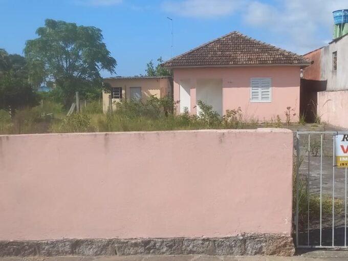 TERRENO COM 880,00M² , CASA ANTIGA.